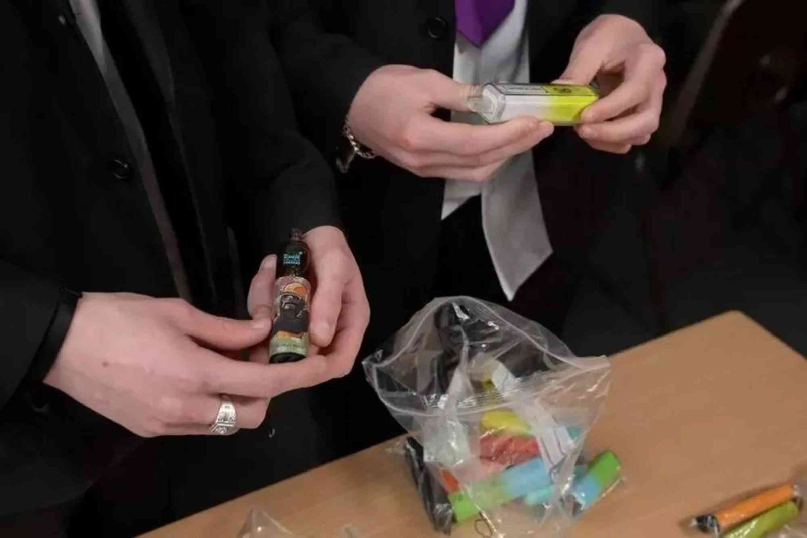 Exploring Vapes Illegal Australia in the Context of Harm Reduction