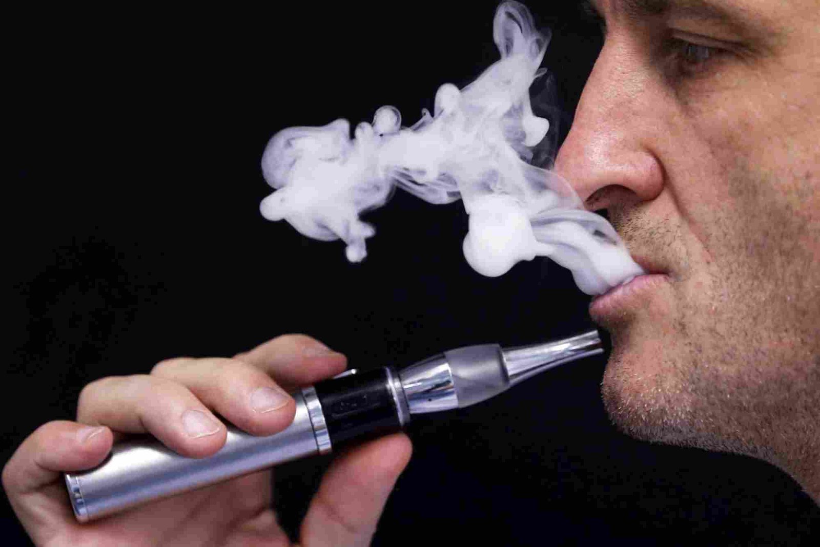 Exploring Smoking Electronic Cigarettes in the Context of Harm Reduction